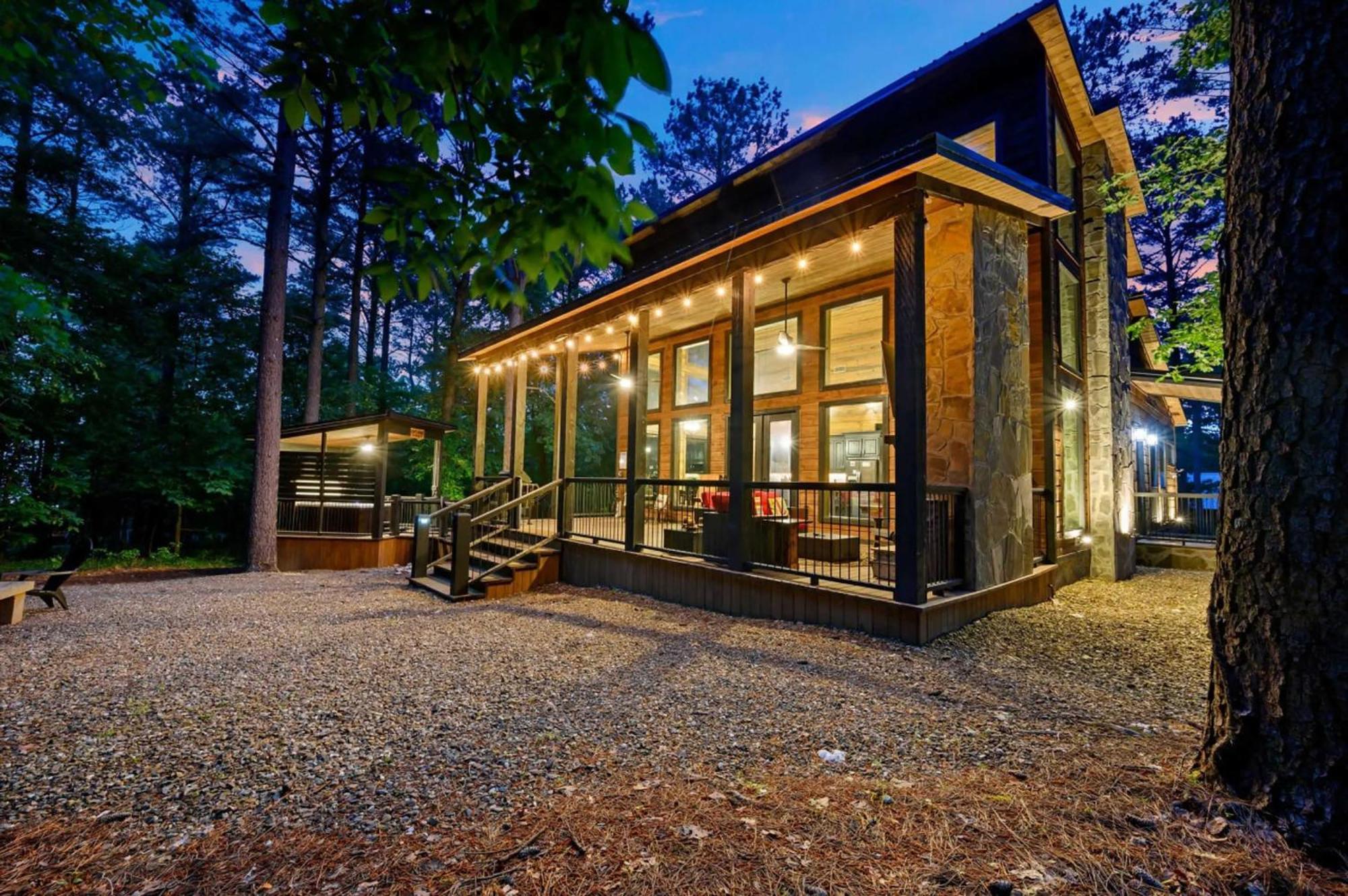 ברוקן בו Luxury Cabin In The Woods With Hot Tub And Yard Games! מראה חיצוני תמונה